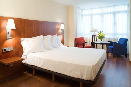 Hotel Arena Gijon Bagian luar foto